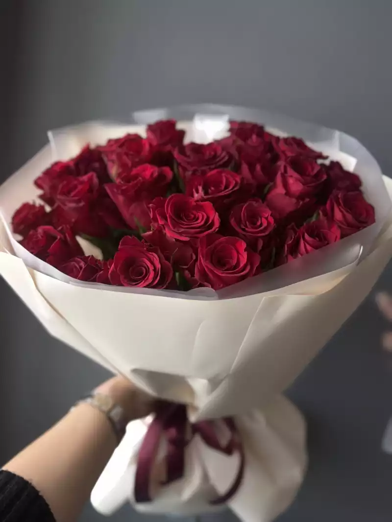 Букет из 25 красных роз