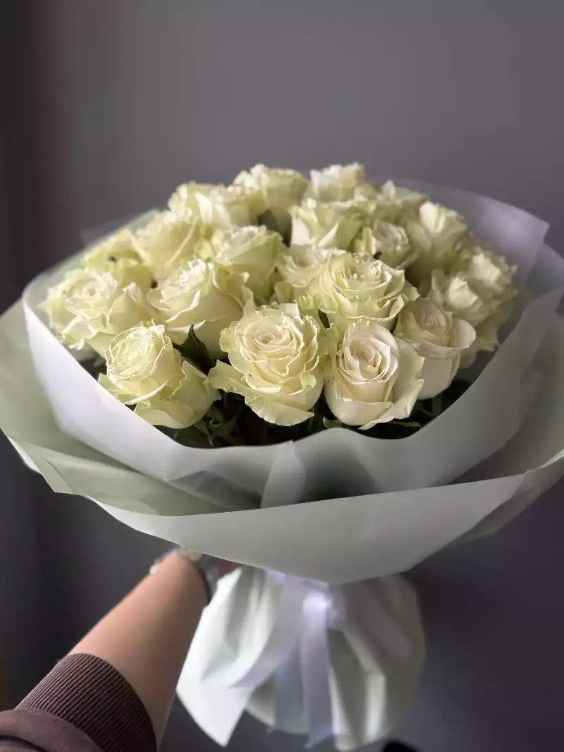 Букет из 35 белых роз
